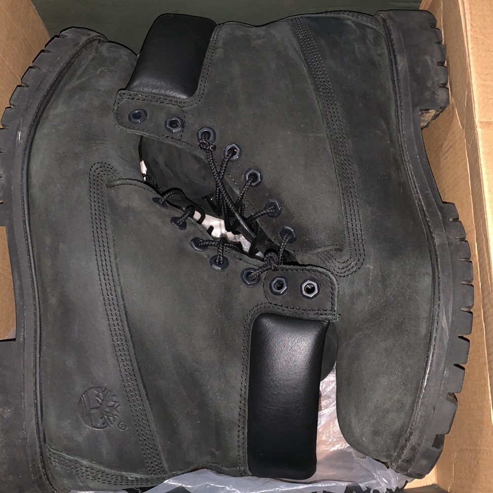 Boots - Picture 5 of 6